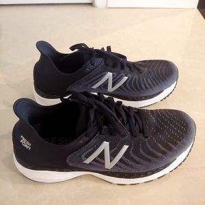 New Balance Women's W860B11